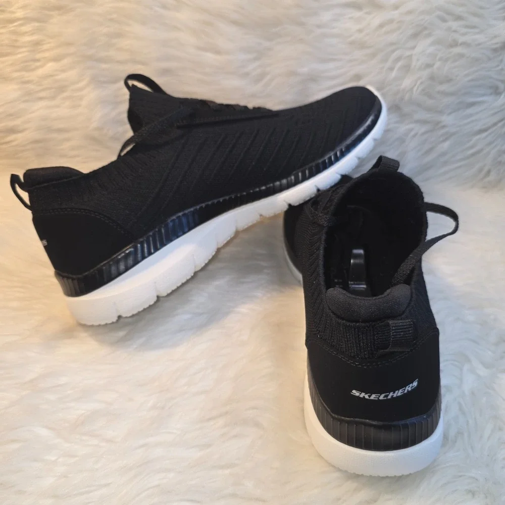 Skechers Bountiful Sneakers – Women's Size 10 — Black/White 56124 BKW